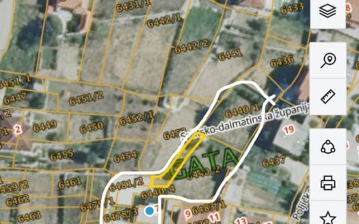 NA PRODAJU – namještena kuća kraj Omiša